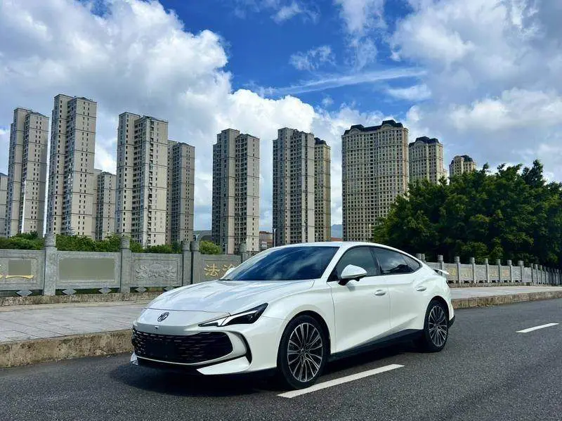 MG7 2023 2.0T Automatic Beauty Hunter Premium Edition