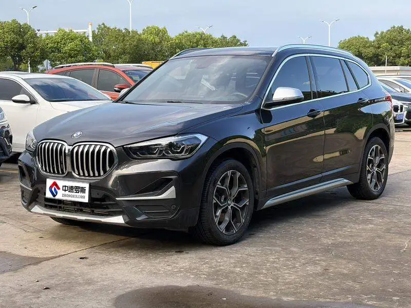 BMW X1 2021 sنظام الدفع20Li Premium Edition