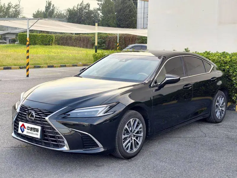 Lexus ES 2025 300h Premium Edition
