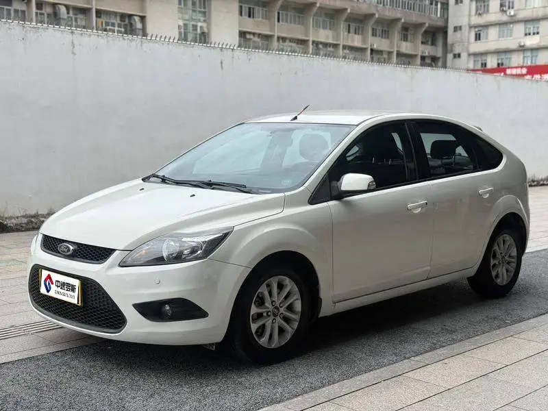 Fox 2013 Hatchback Classic 1.8L Automatic Basic Mẫu