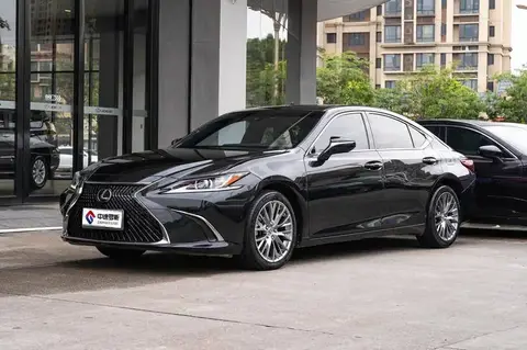 Lexus ES 2018 260 Excellence Edition National VI
