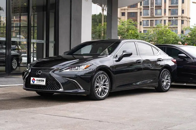 Lexus ES 2018 260 Excellence Edition National VI