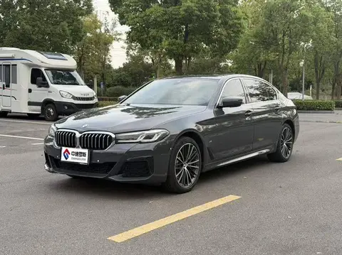 BMW 5 Serie 2022 530Li facelift, leading M sports package