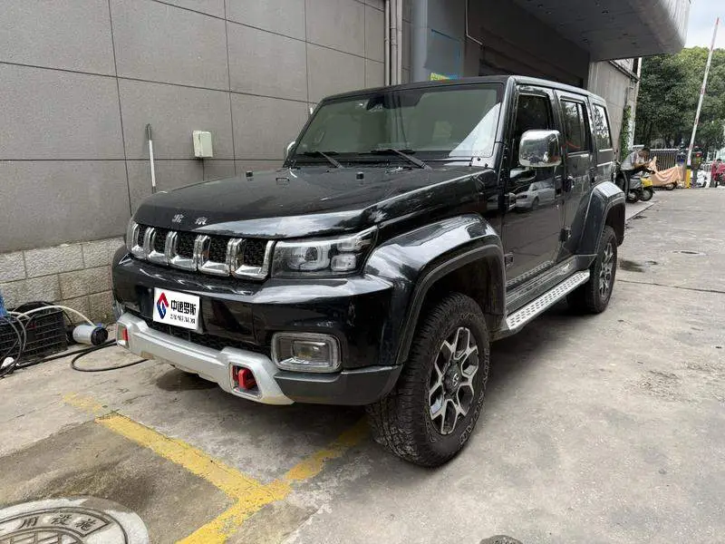 Beijing BJ40 2019 2.3T Automatic 4WD City Hunter Edition Premium National VI