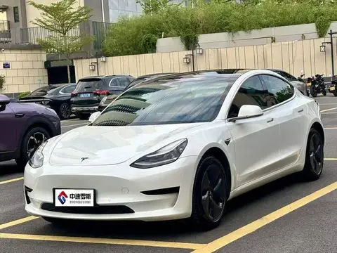 Mẫu 3 2019 Standard Range RWD Upgraded Edition