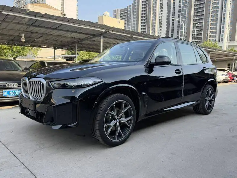 BMW X5 2026 xDrive 40Li M Sport Night Package