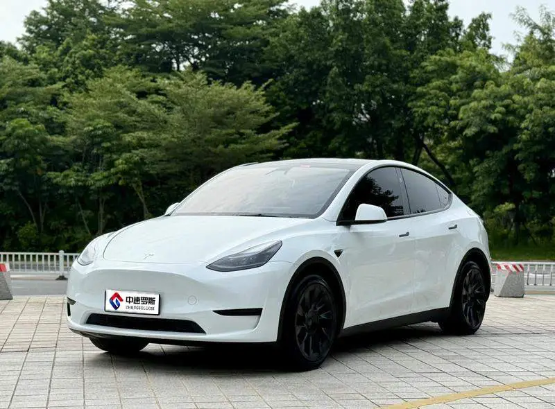 รุ่น Y 2024 rear-wheel drive version