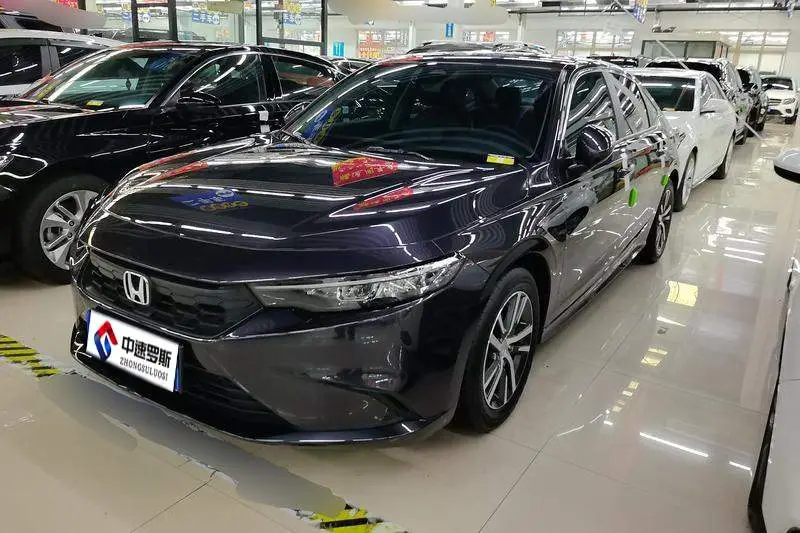 Stylish 2023 240TURBO CVT Leading Edition