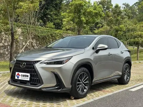 Lexus NX 2022 260 FWD Skyactiv