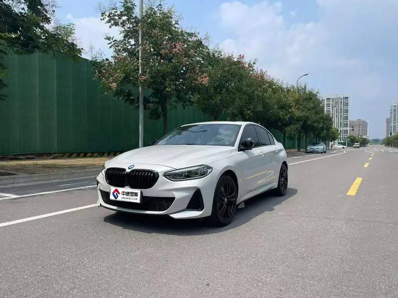 BMW 1 Series 2021 facelift 125i M Sport Night Edition