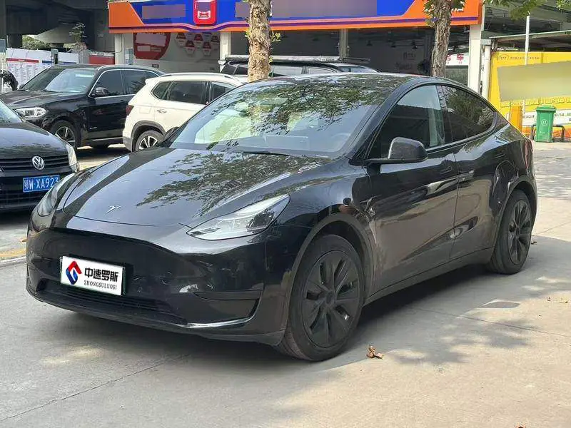 รุ่น Y 2022 facelifted rear-wheel drive version