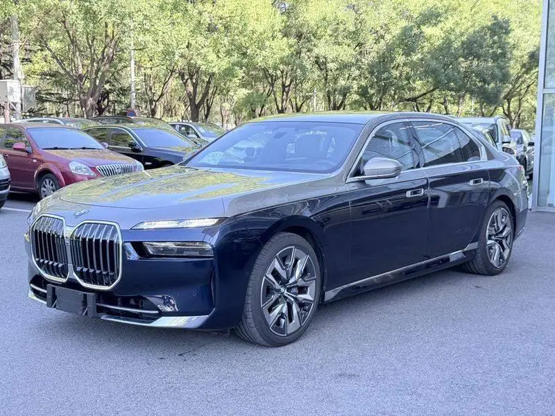 BMW 7 السلسلة 2023 740Li Premium Luxury Package