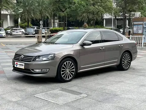 Passat 2014 1.8TSI DSG Royal Navigation Edition