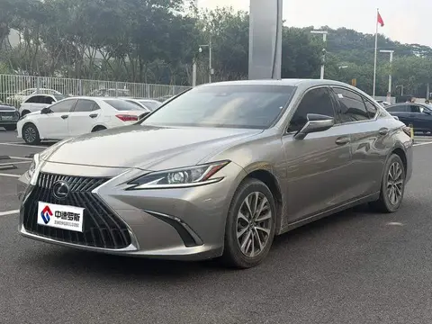 Lexus ES 2022 300h Excellence Edition