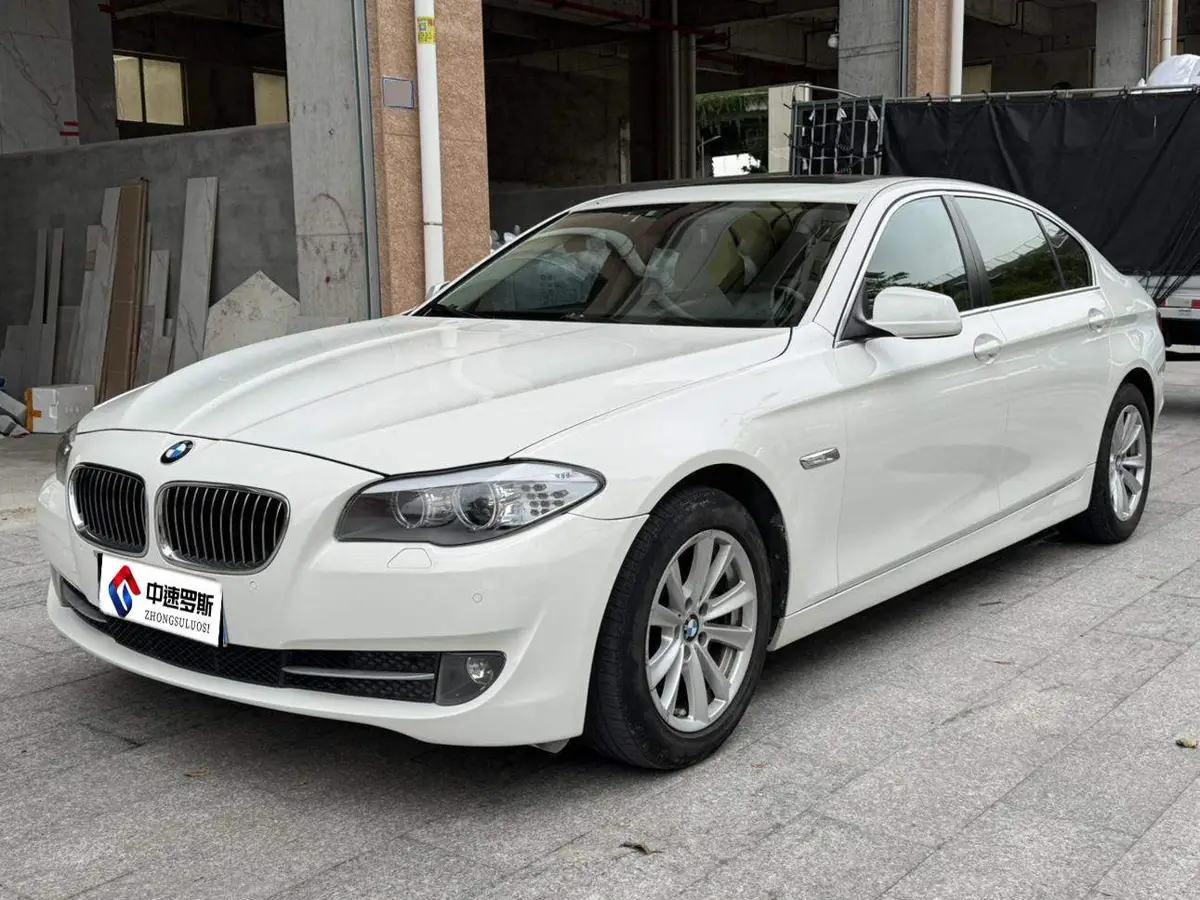 BMW 5 ซีรีส์ 2011 523Li Leading รุ่น