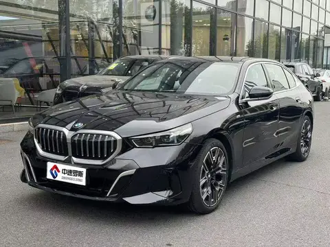 BMW 5 Серия 2025 530Li Premium M Sport Package