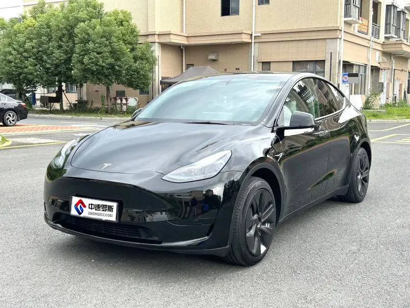 الطراز Y 2022 facelifted rear-wheel drive version
