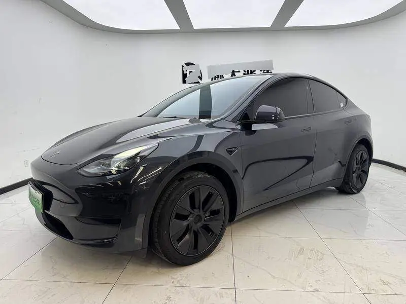 الطراز Y 2024 rear-wheel drive version