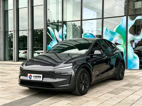 Model Y 2025 rear-wheel drive version