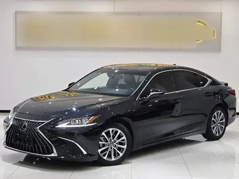 Lexus ES 2022 300h Excellence Edition