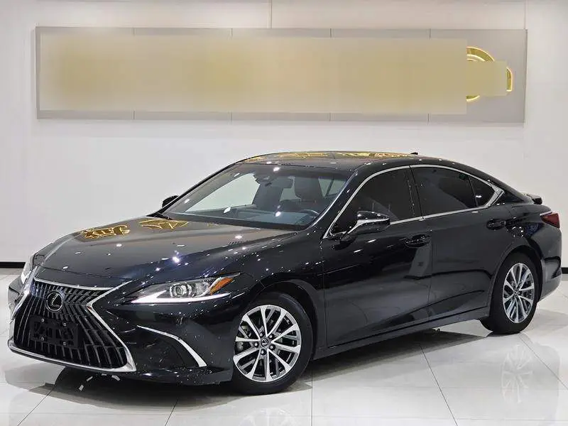 Lexus ES 2022 300h Excellence Edition