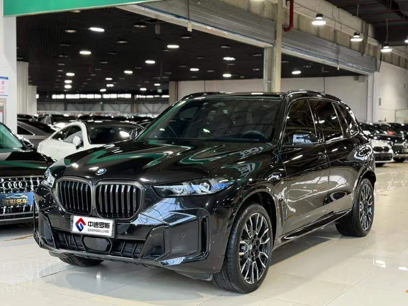 BMW X5 2025 xDrive 40Li M Sport Night Package