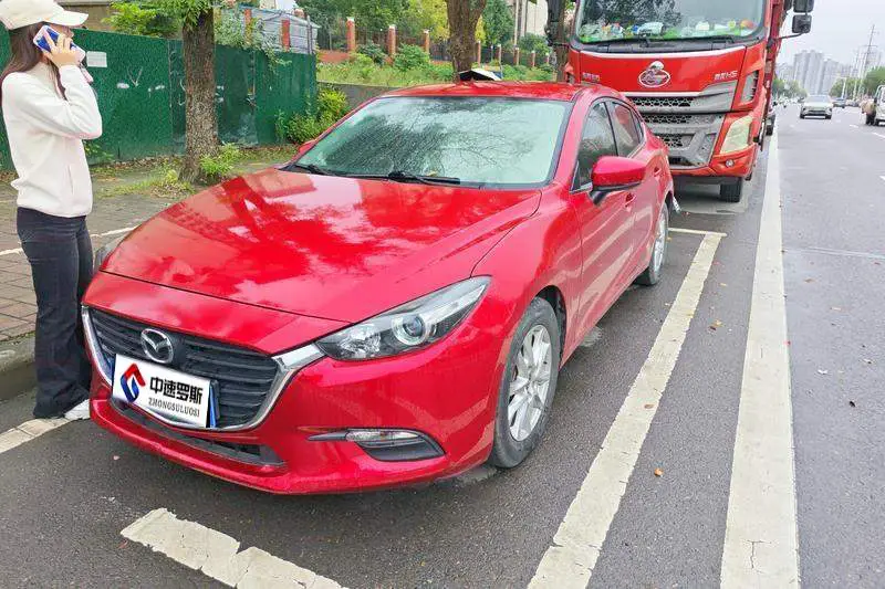 Mazda 3 Angkesaila 2017 Sedan 1.5L Automatic Comfort National VI