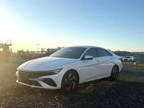 Elantra 2023 1.5L CVT LUX Premium Edition