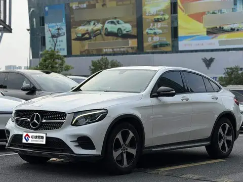 Mercedes-Benz GLC Coupe 2019 facelifted GLC 200 4MATIC coupe SUV