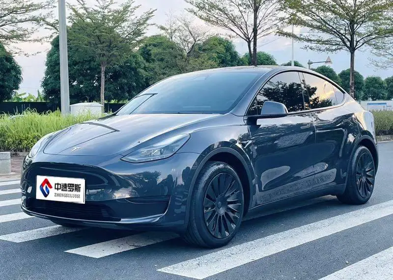รุ่น Y 2024 rear-wheel drive version