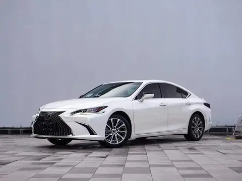 Lexus ES 2021 300h Excellence Edition