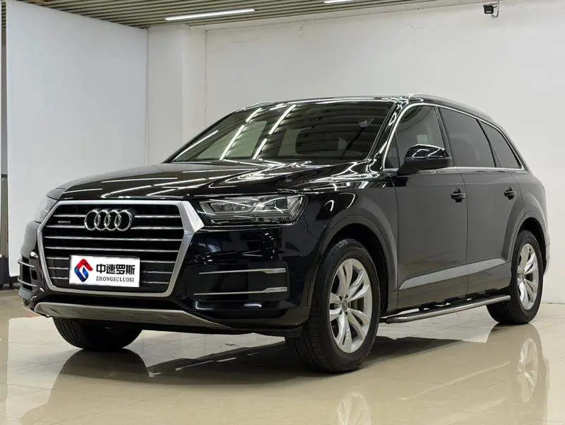Audi Q7 2018 40 TFSI S line sports model