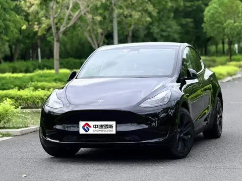 الطراز Y 2024 rear-wheel drive version