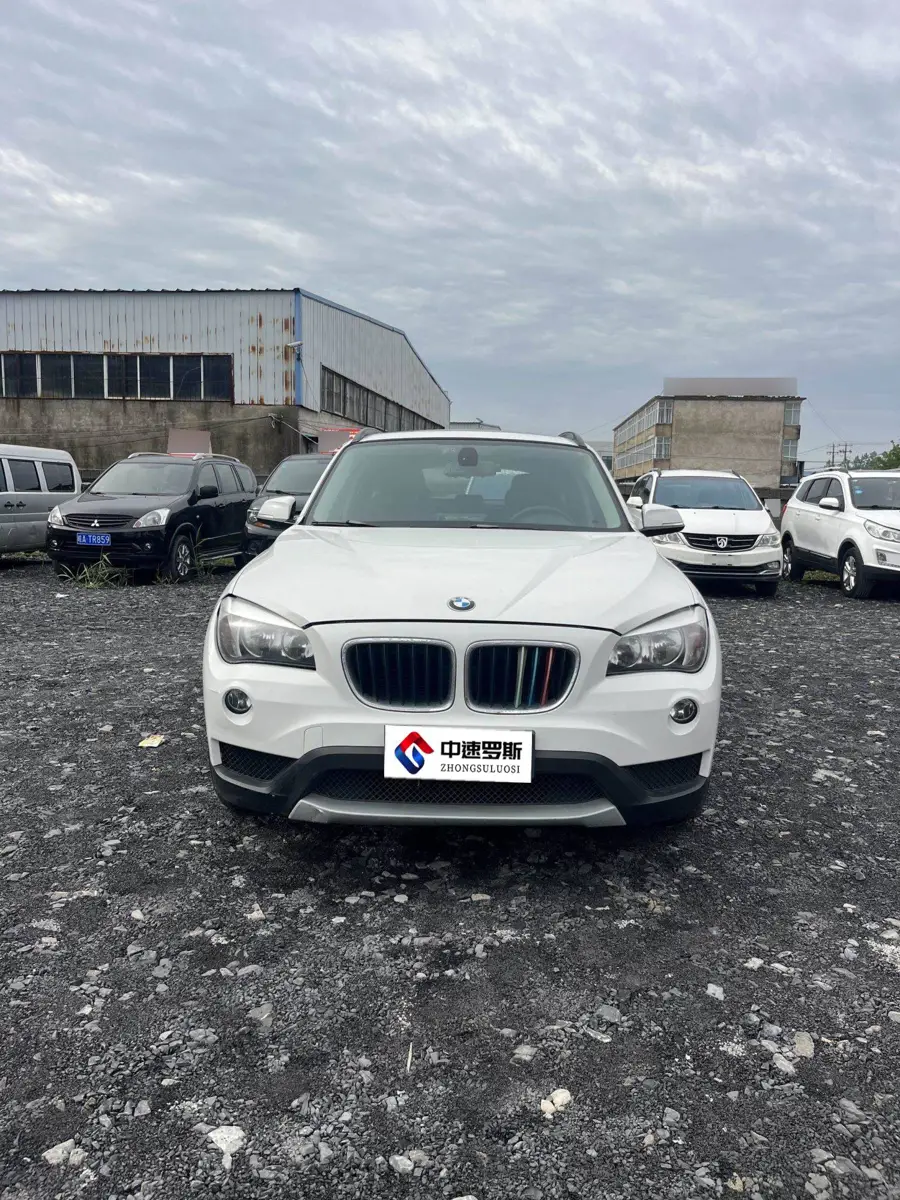 BMW X1 2013 sنظام الدفع18i Fashion