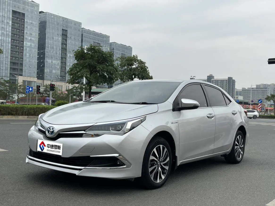Corolla 2017 Hybrid 1.8L E-CVT Leading Edition