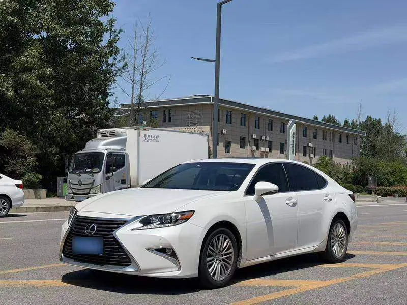 Lexus ES 2017 200 30th Anniversary Edition
