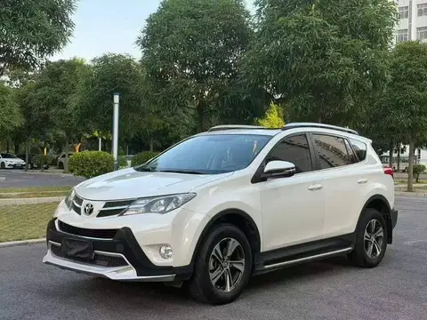 RAV4 Rongfang 2015 2.0L CVT 2WD Fashion Edition