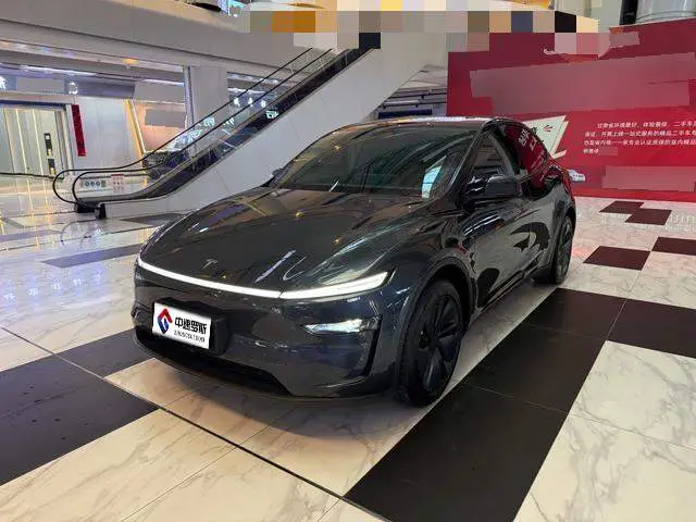 Model Y 2025 rear-wheel drive version