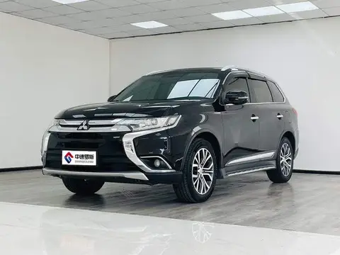 Outlander 2018 2.0L 2WD Honor Edition 5 Seaters
