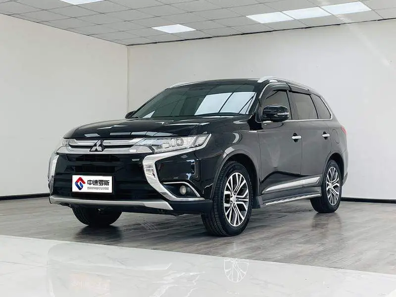 Outlander 2018 2.0L 2WD Honor Edition 5 Seaters