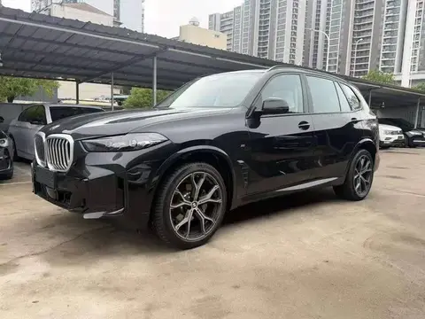 BMW X5 2026 xنظام الدفع 30Li M Sport Night Package