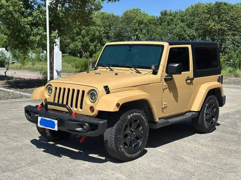 Wrangler 2013 3.6L Sahara 2-door