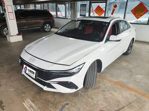 Elantra 2023 1.5L CVT LUX Premium Edition