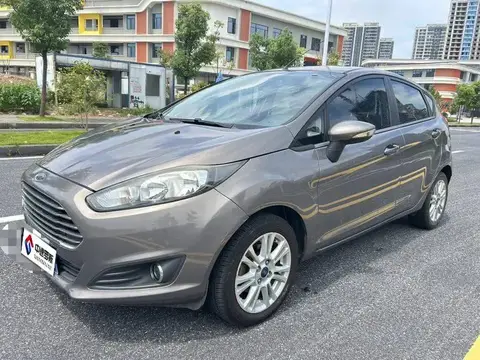 Carnival 2013 Hatchback 1.5L Automatic Luxury