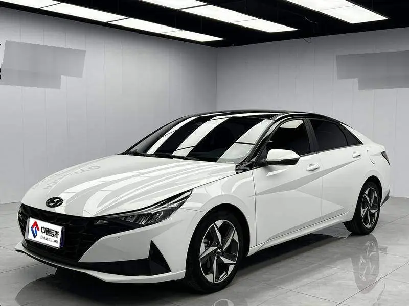 Elantra 2022 1.5L CVT LUX Premium Edition