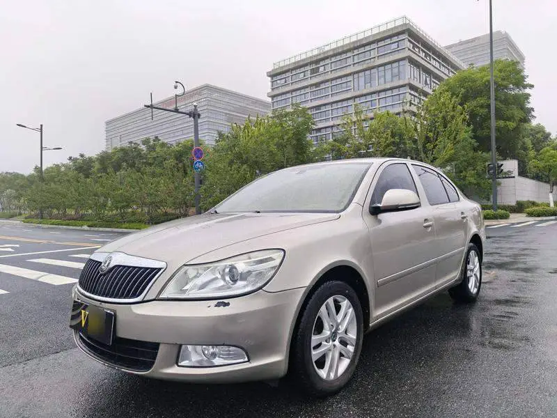 Octavia 2012 1.6L Automatic Yijie Edition