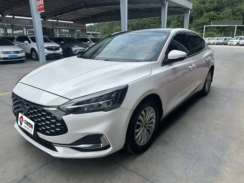 Fox 2021 Sedan EcoBoost 180 Automatic Front
