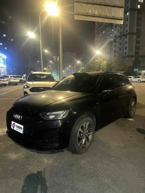 Audi Q5L 2023 40T Luxury Dynamic Модель