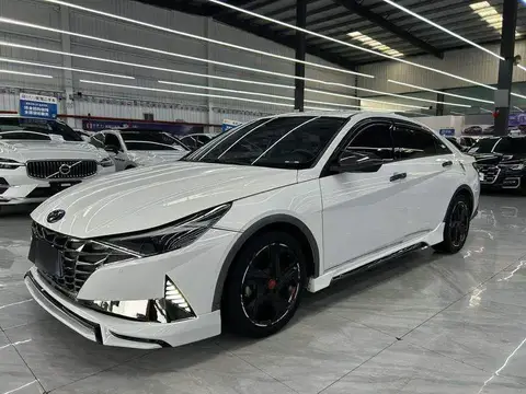 Elantra 2022 1.5L CVT LUX Premium Edition