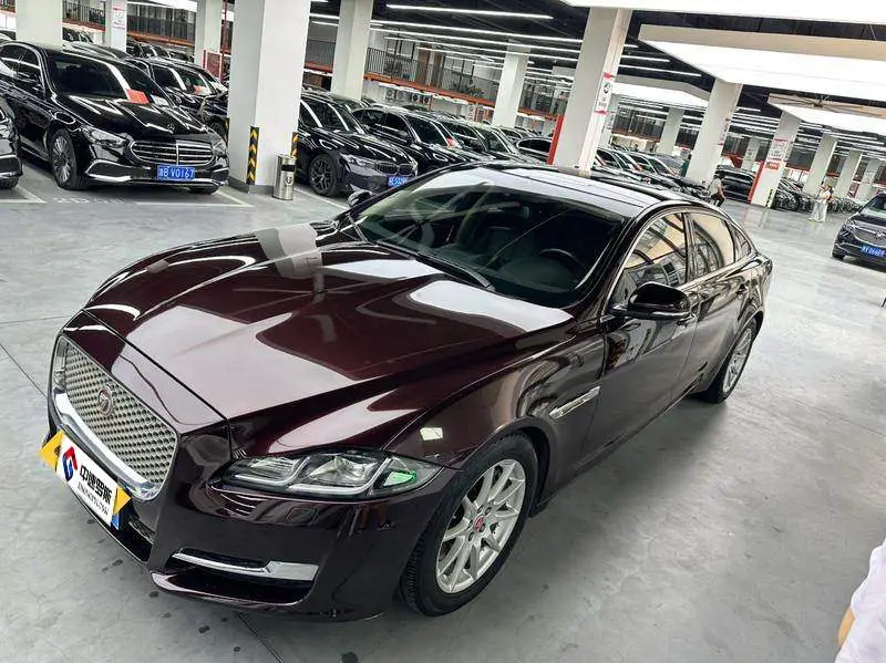 Jaguar XJ 2016 XJL 2.0T 2WD Elegant Business Edition